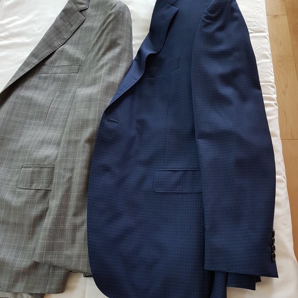Samuelsohn -Men's Suits - 44 Reg - $525 Each - Picture 2 of 12